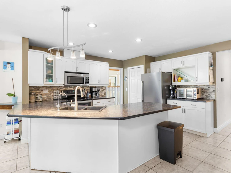 1147 Earls Court, Port Coquitlam, BC, V3C 5N7 - 11
