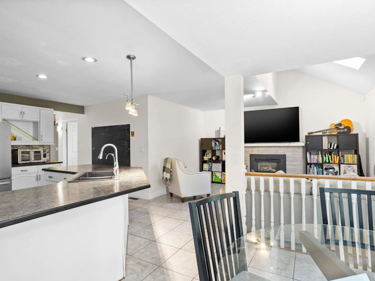 1147 Earls Court, Port Coquitlam, BC, V3C 5N7 - 16