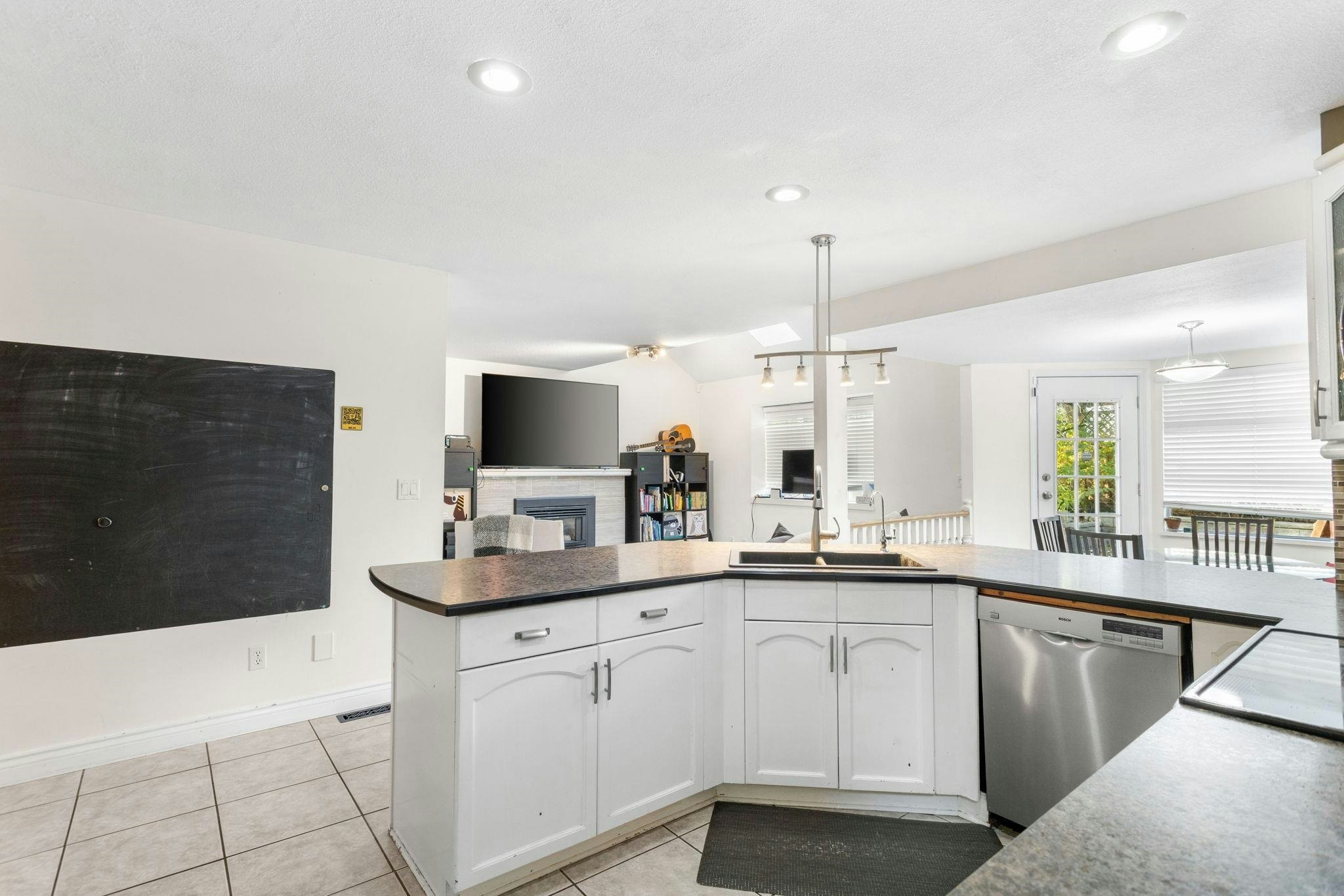 1147 Earls Court, Port Coquitlam, BC, V3C 5N7 - 13