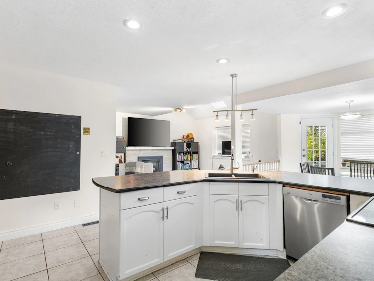 1147 Earls Court, Port Coquitlam, BC, V3C 5N7 - 13