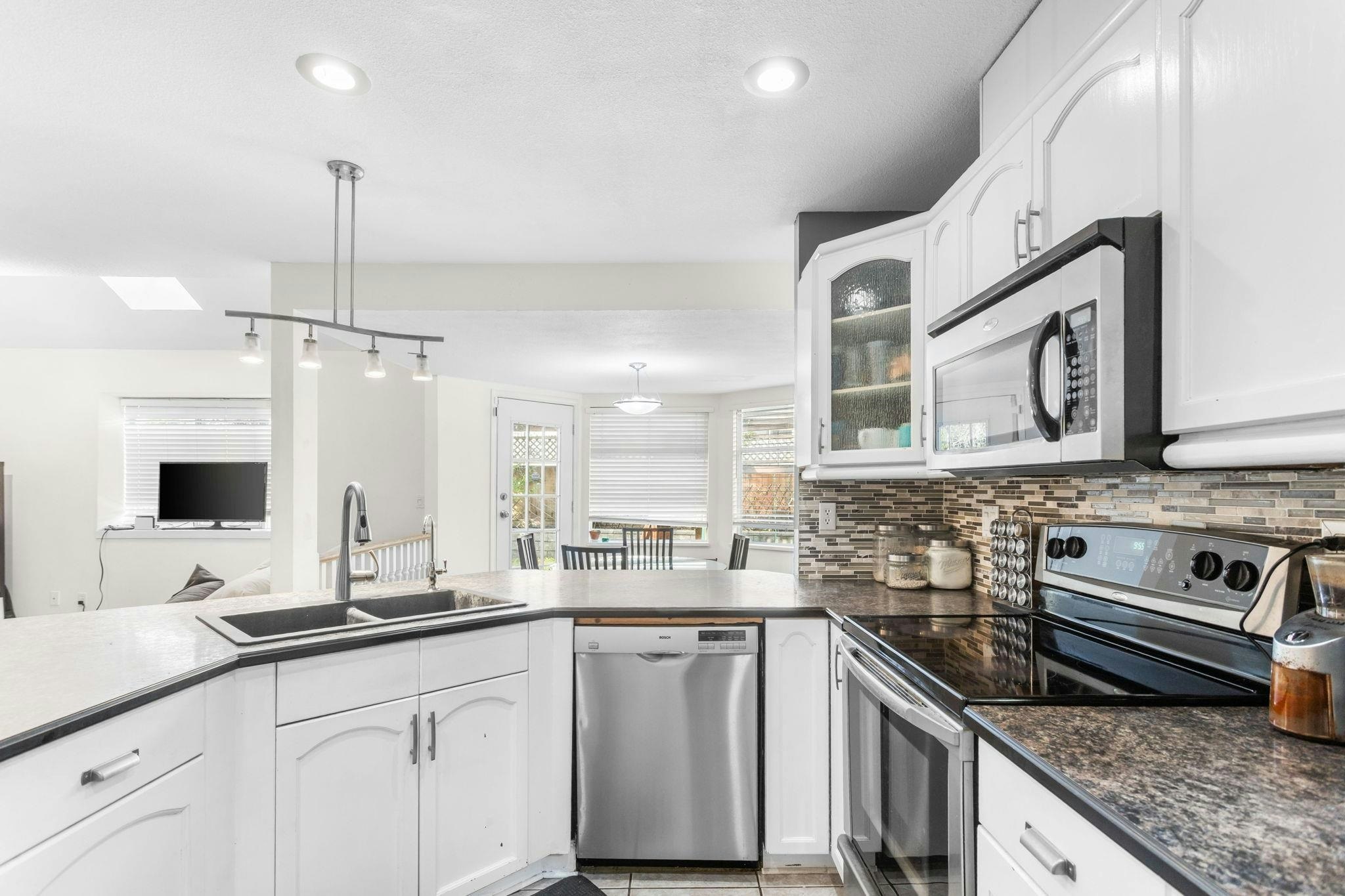 1147 Earls Court, Port Coquitlam, BC, V3C 5N7 - 14