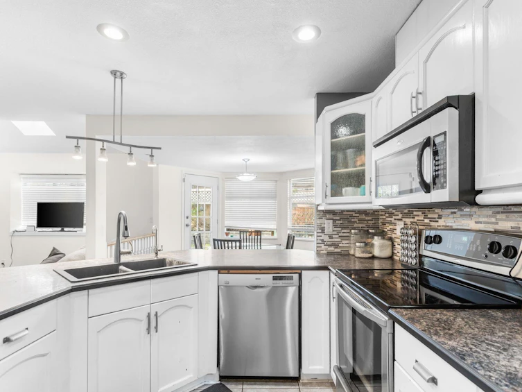 1147 Earls Court, Port Coquitlam, BC, V3C 5N7 - 14