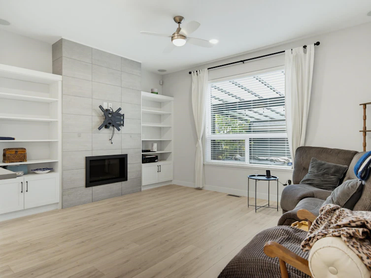20315 82a Avenue, Langley, BC, V2Y 0Y9 - 9