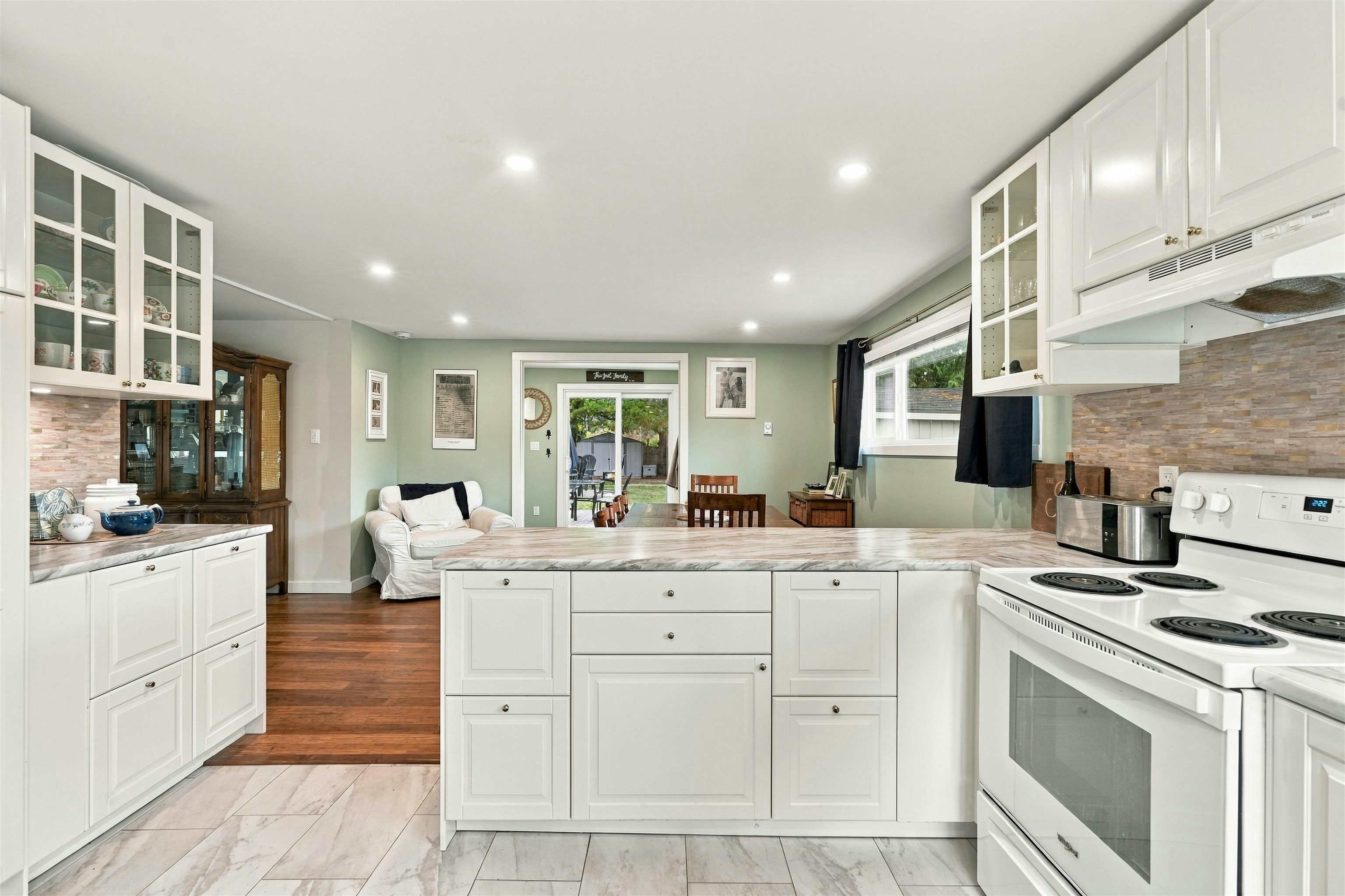5734 Pebble Crescent, Sechelt, BC, V0N 3A0 - 14