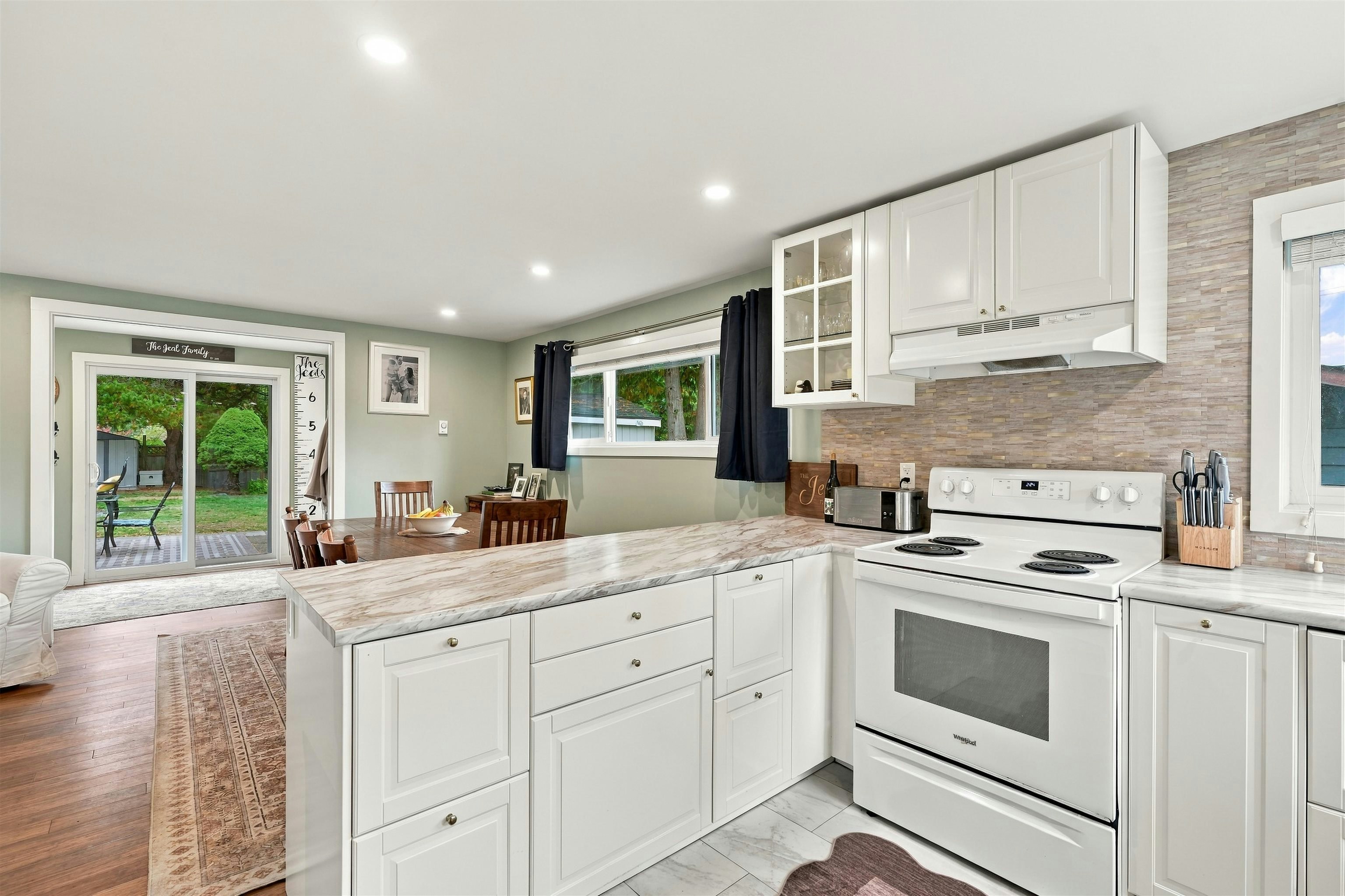 5734 Pebble Crescent, Sechelt, BC, V0N 3A0 - 16