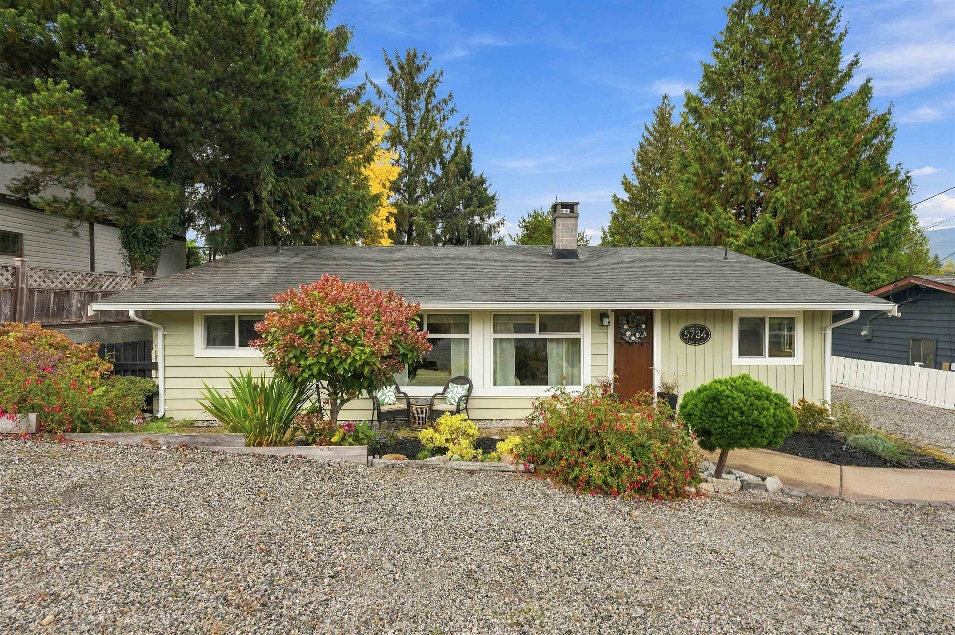 5734 Pebble Crescent, Sechelt, BC, V0N 3A0