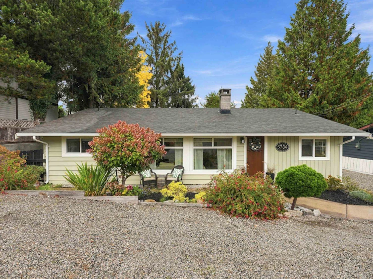 5734 Pebble Crescent, Sechelt, BC, V0N 3A0