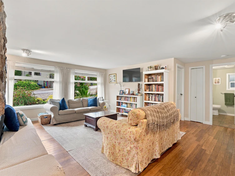 5734 Pebble Crescent, Sechelt, BC, V0N 3A0 - 6