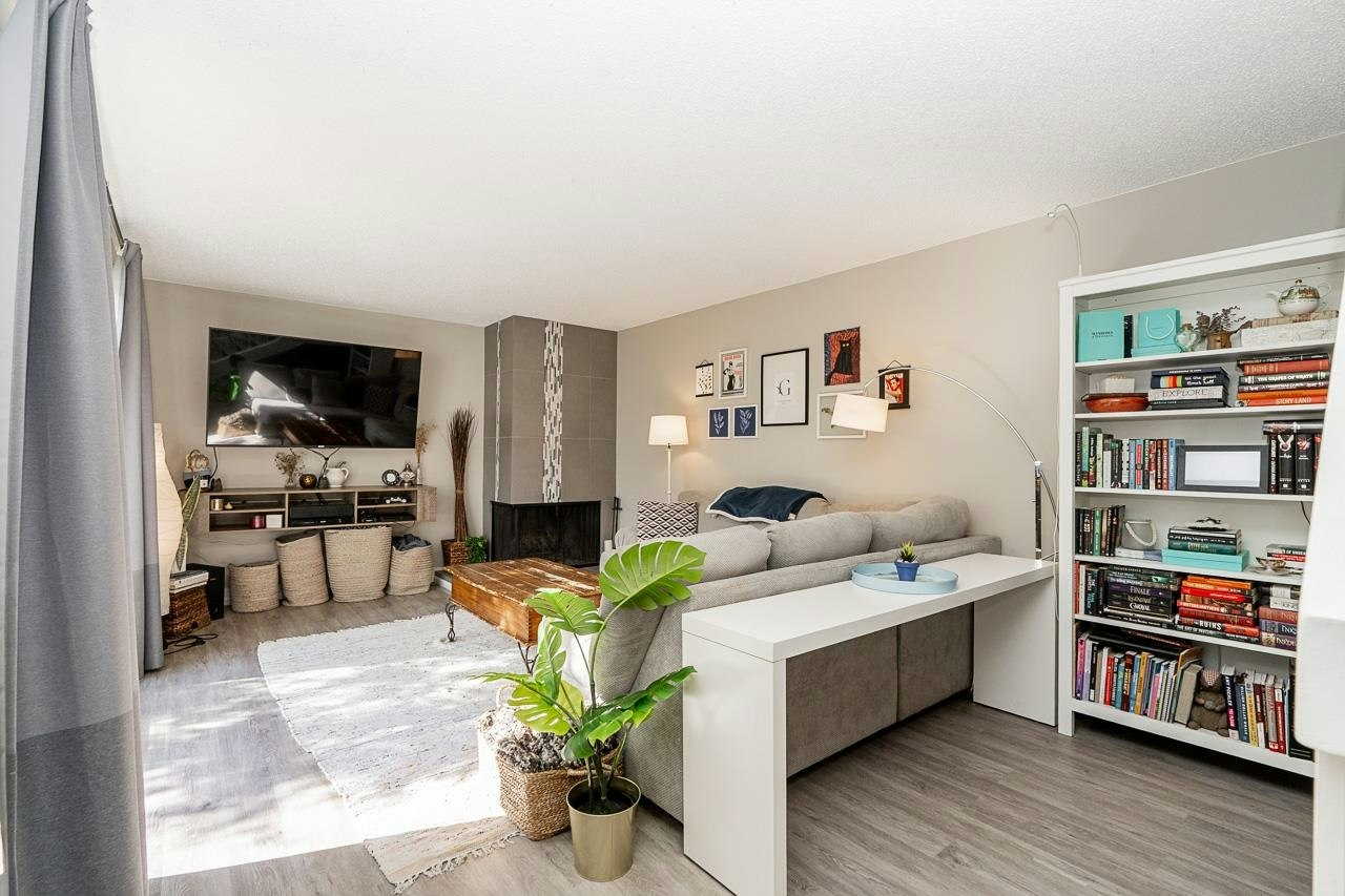 157-5421 10 Avenue - 5