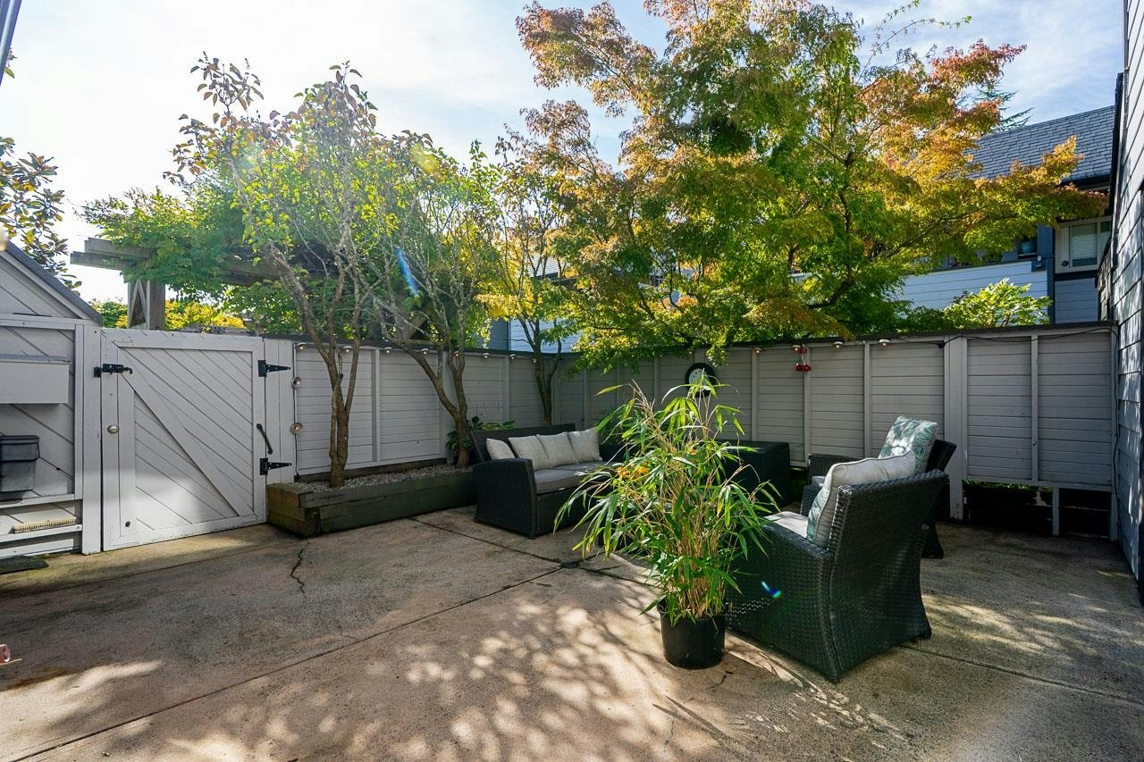 157-5421 10 Avenue - 3