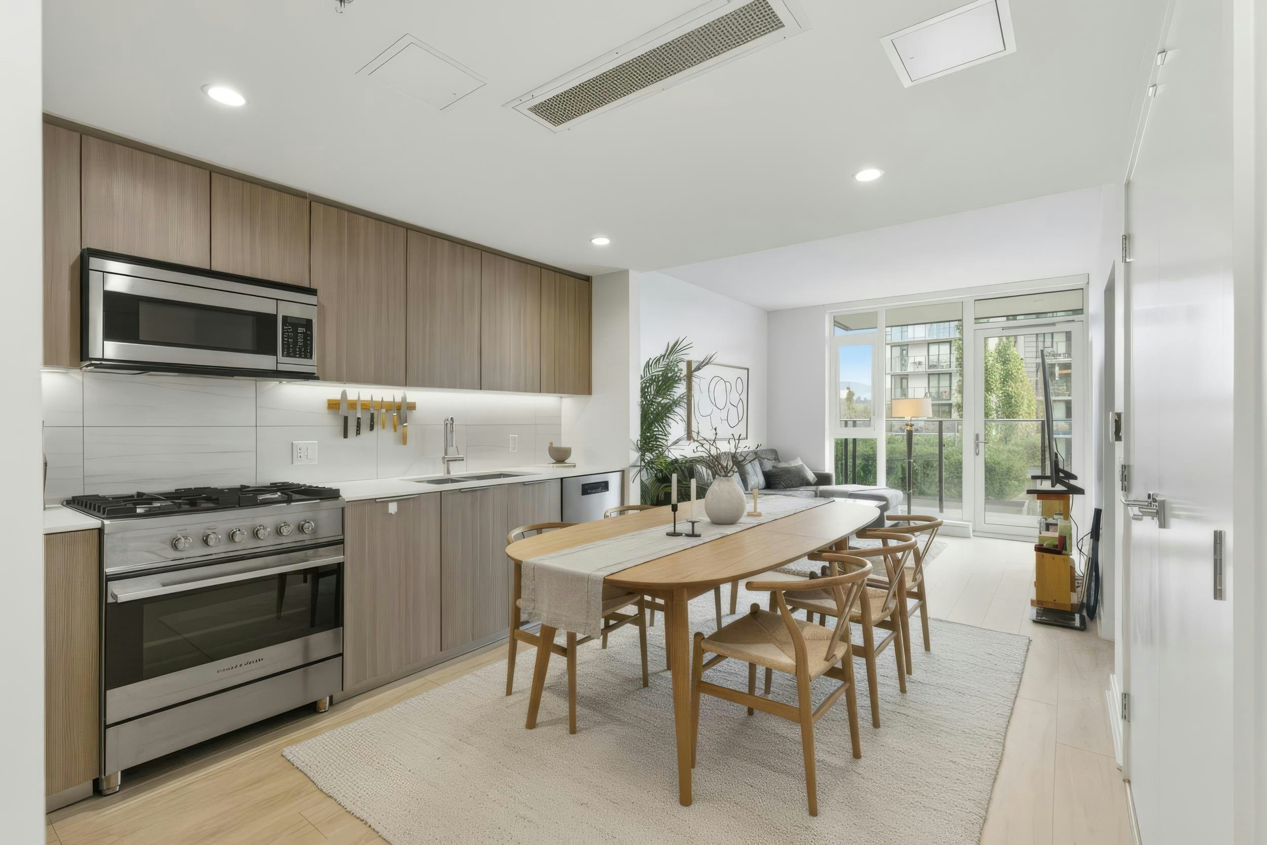 602-1401 Hunter Street, North Vancouver, BC, V7J 0E2