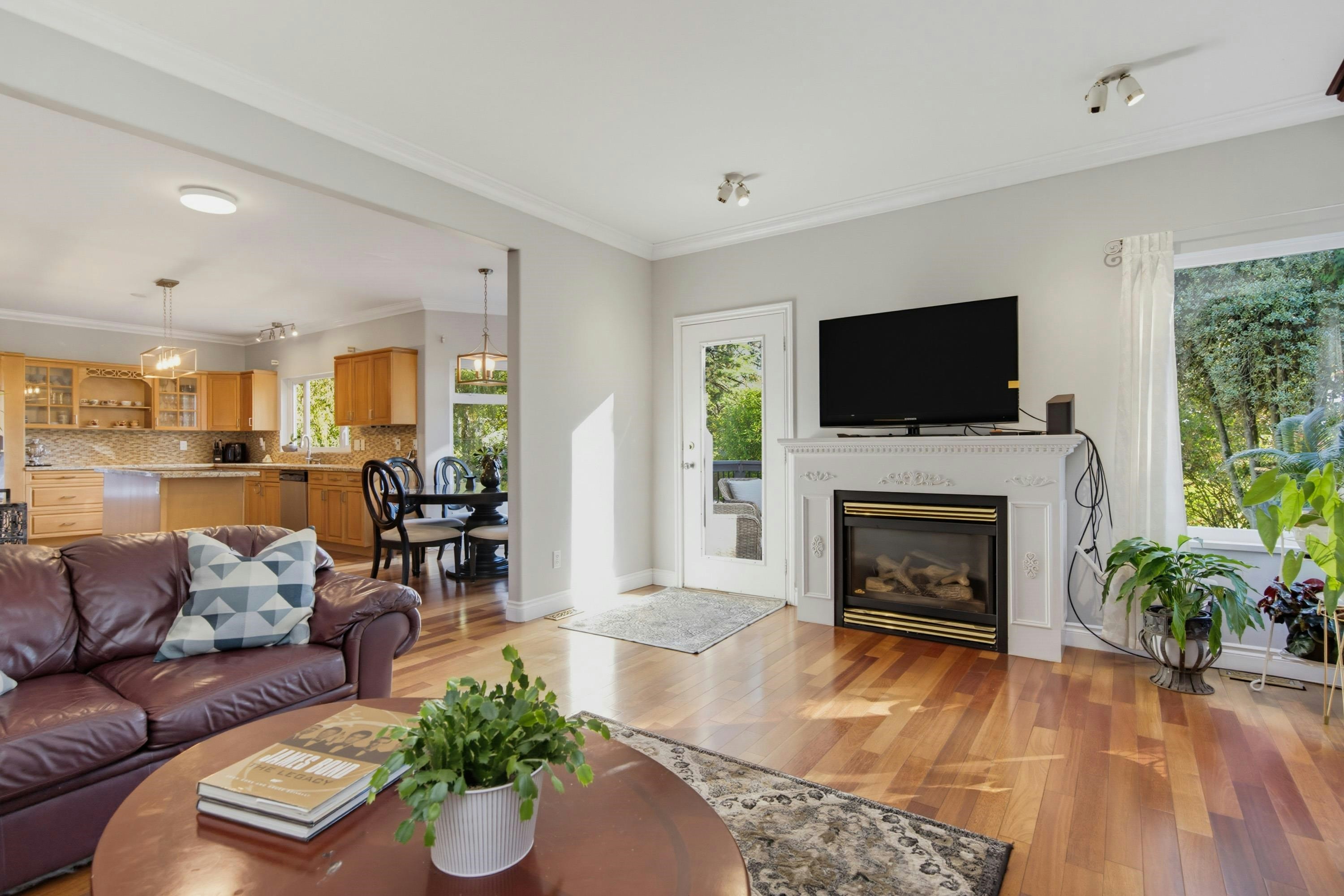 18152 58 Avenue, Surrey, BC, V3S 1M1 - 18