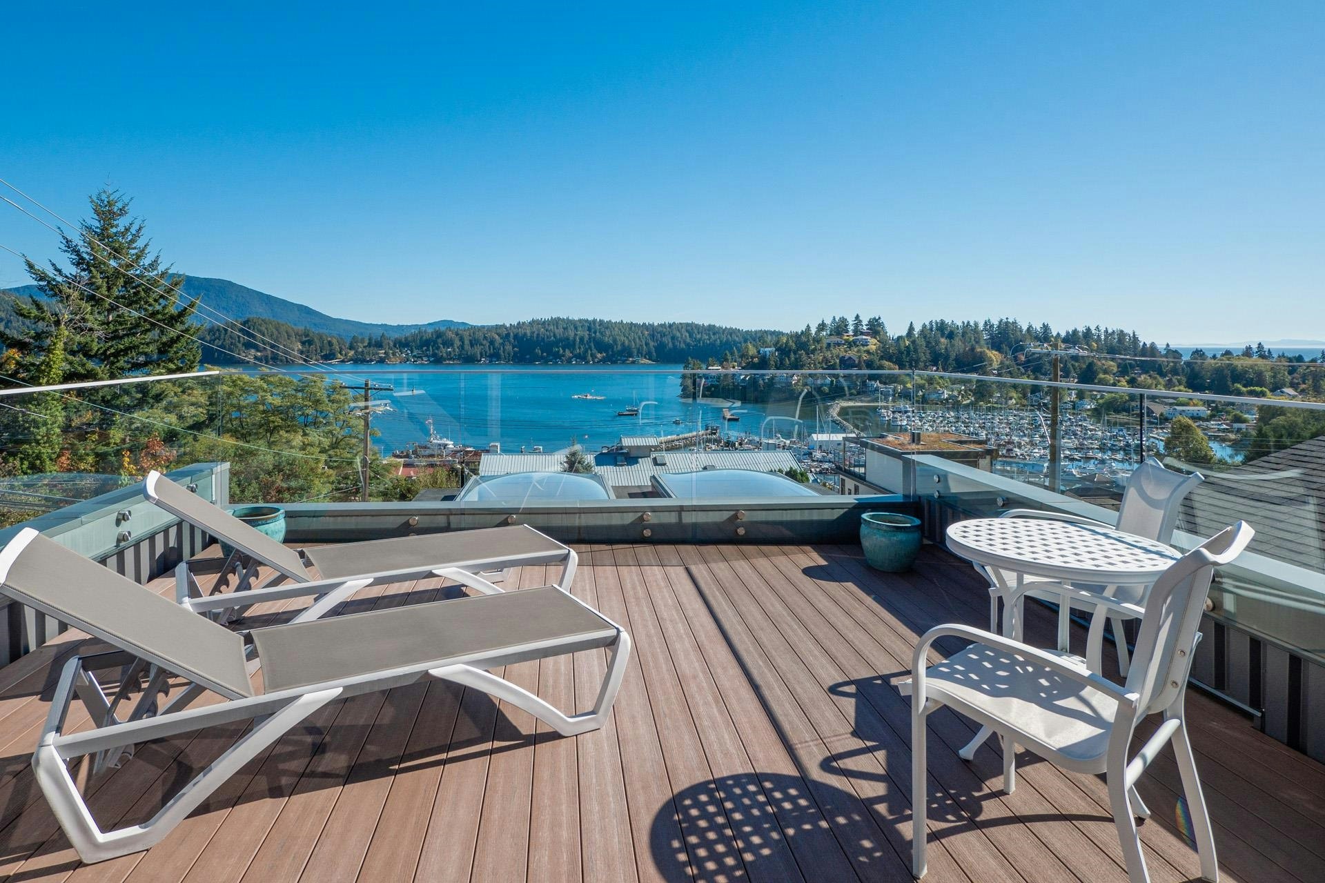 531 S Fletcher Road, Gibsons, BC, V0N 1V9