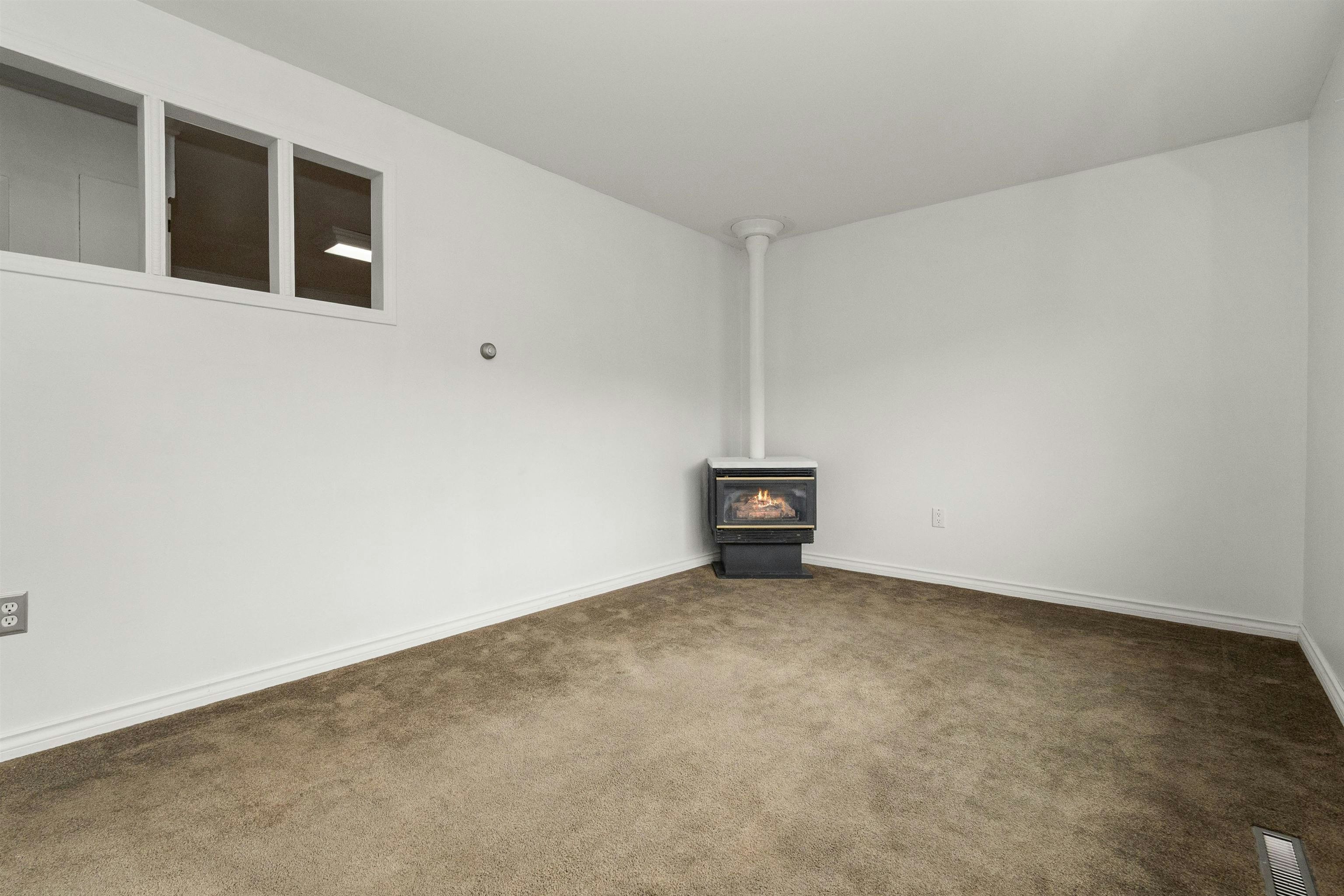 561 Thacker Avenue, Hope, BC, V0X 1L0 - 22