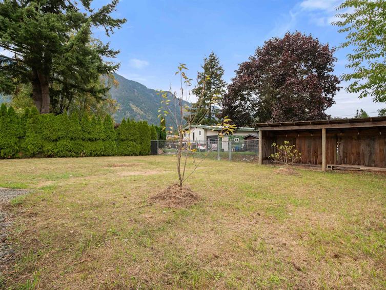 561 Thacker Avenue, Hope, BC, V0X 1L0 - 6