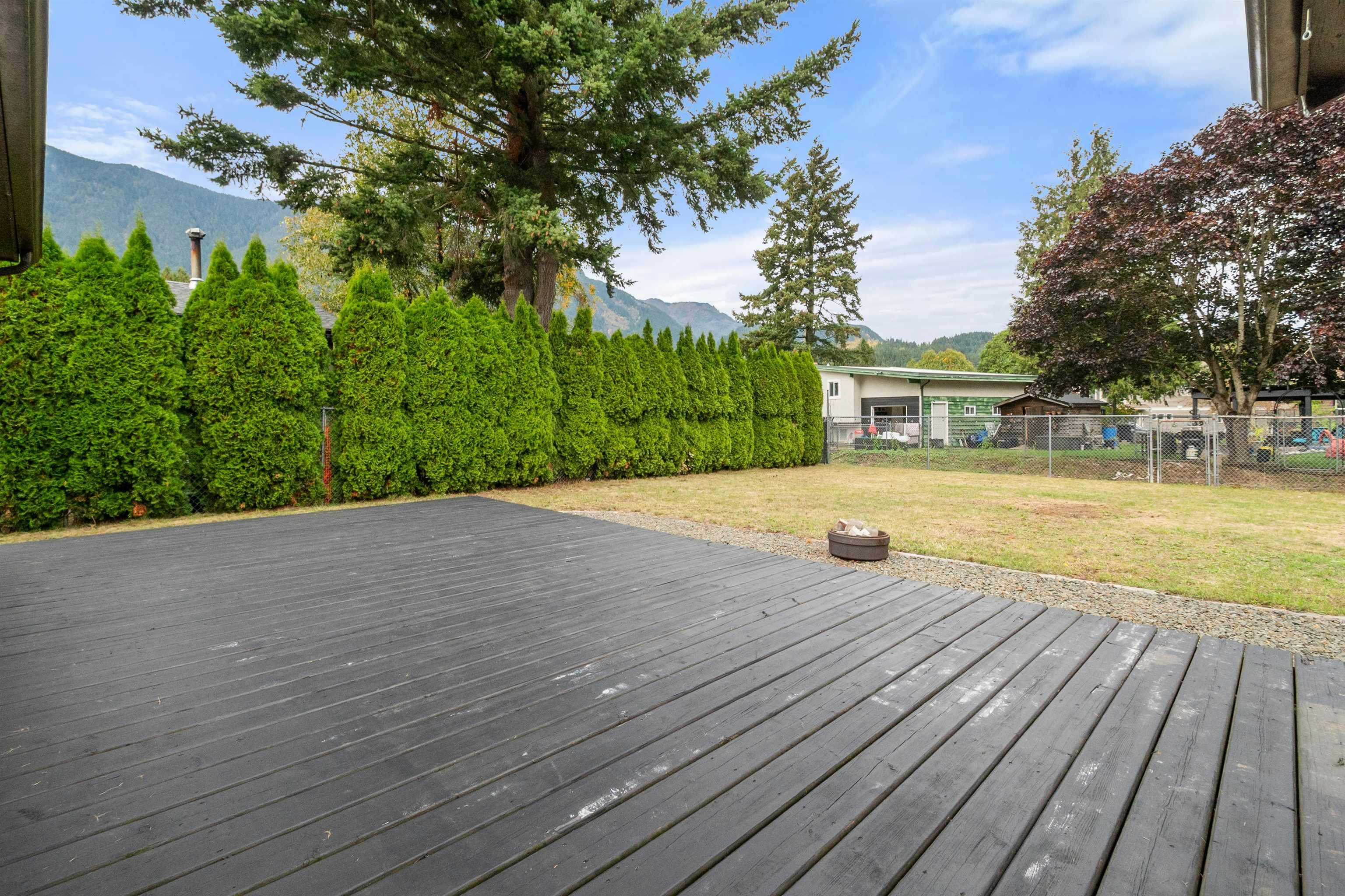 561 Thacker Avenue, Hope, BC, V0X 1L0 - 10