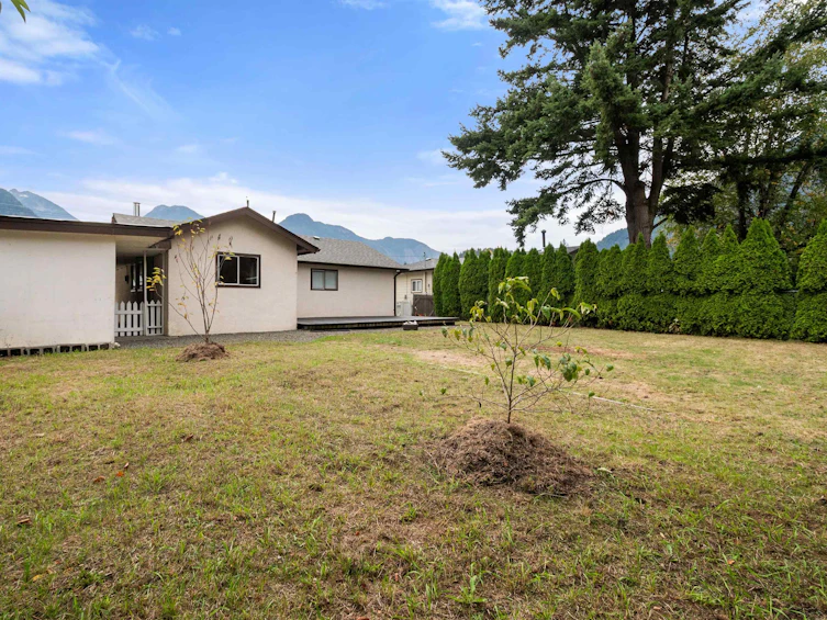 561 Thacker Avenue, Hope, BC, V0X 1L0 - 7