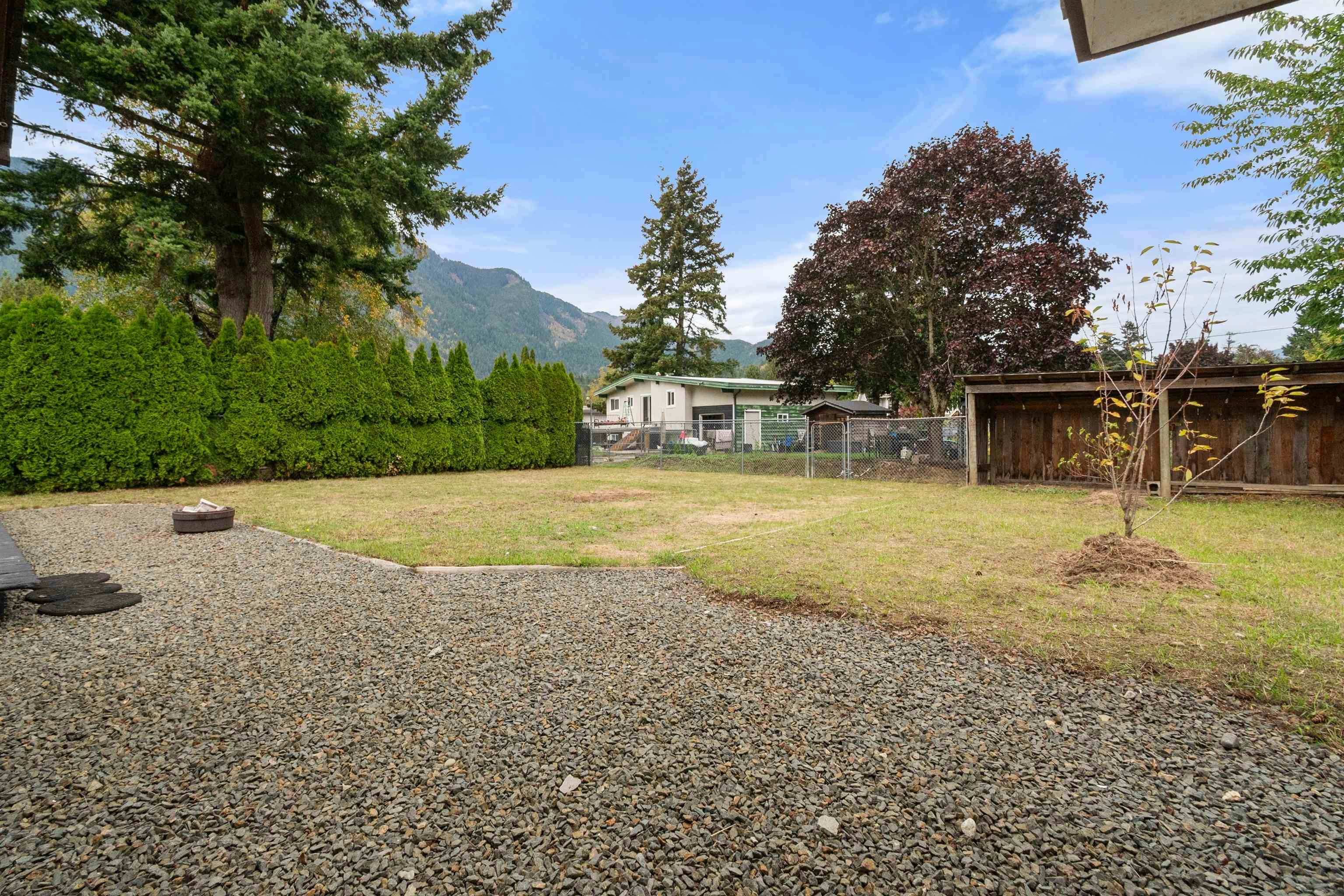 561 Thacker Avenue - 5