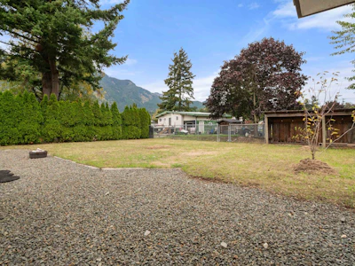 561 Thacker Avenue - 5