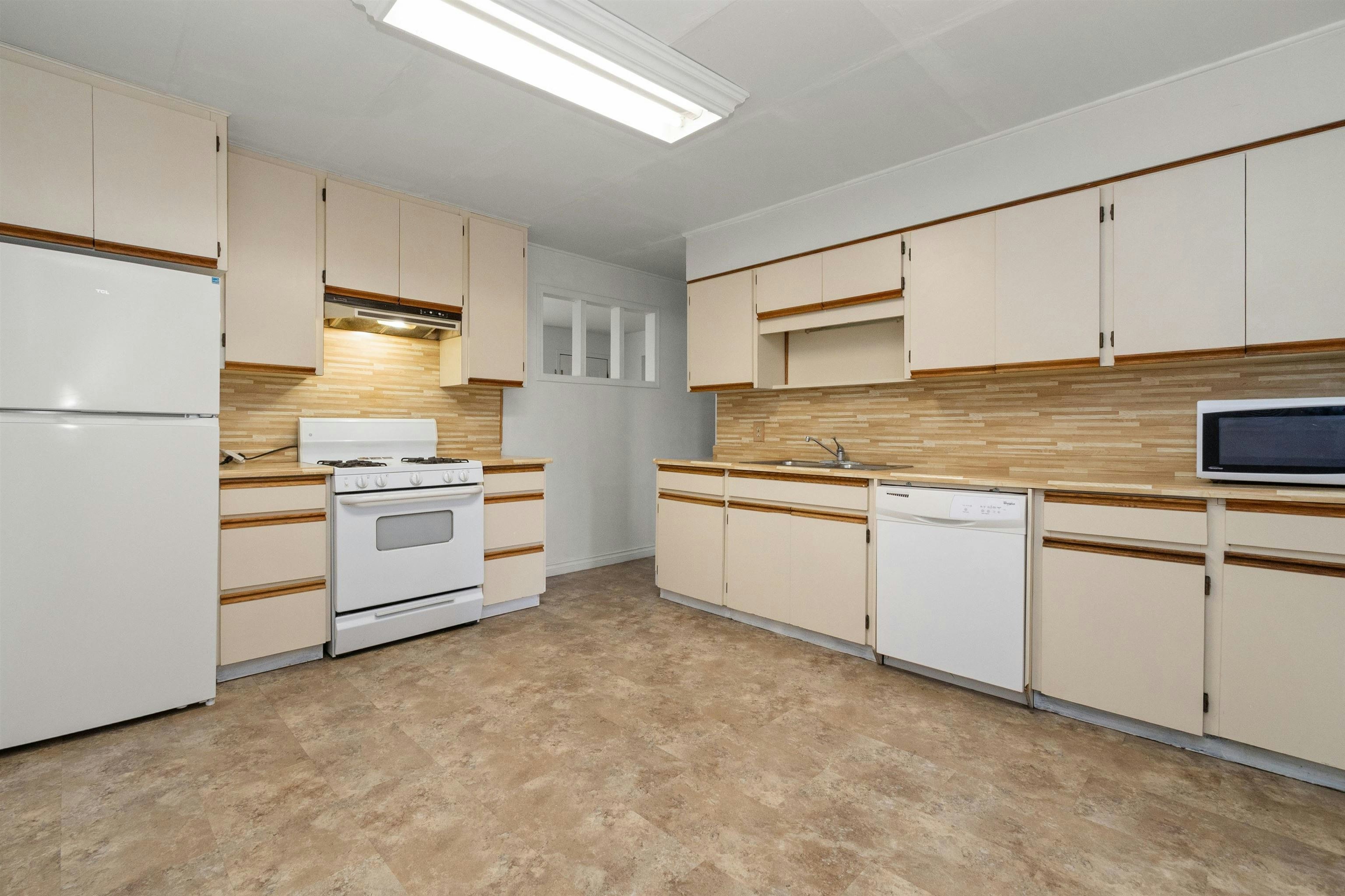 561 Thacker Avenue, Hope, BC, V0X 1L0 - 13