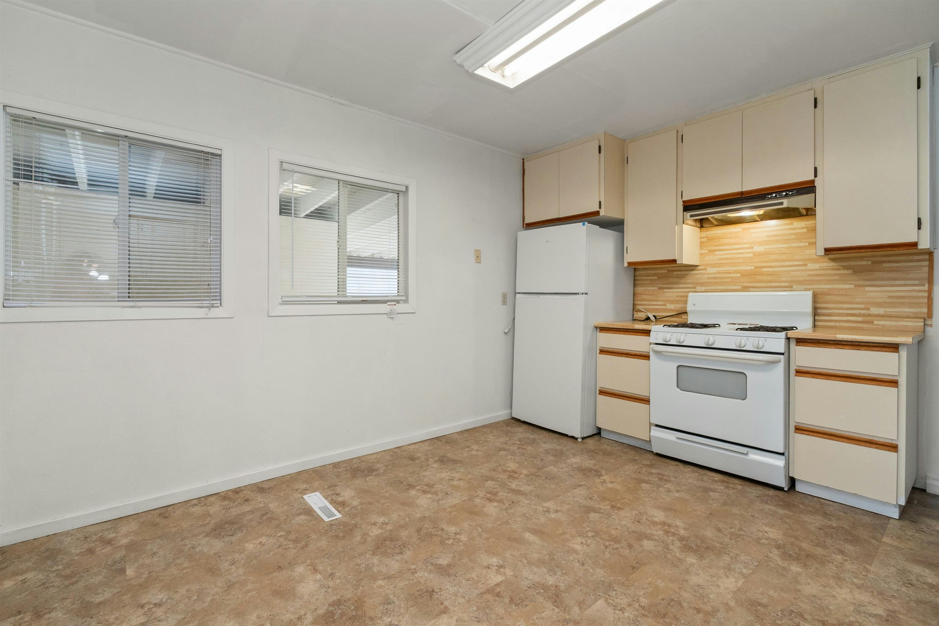 561 Thacker Avenue, Hope, BC, V0X 1L0 - 26