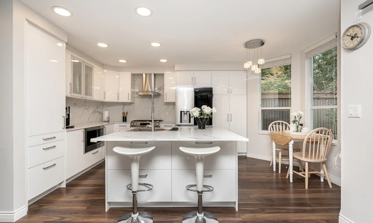 43-2990 Panorama Drive