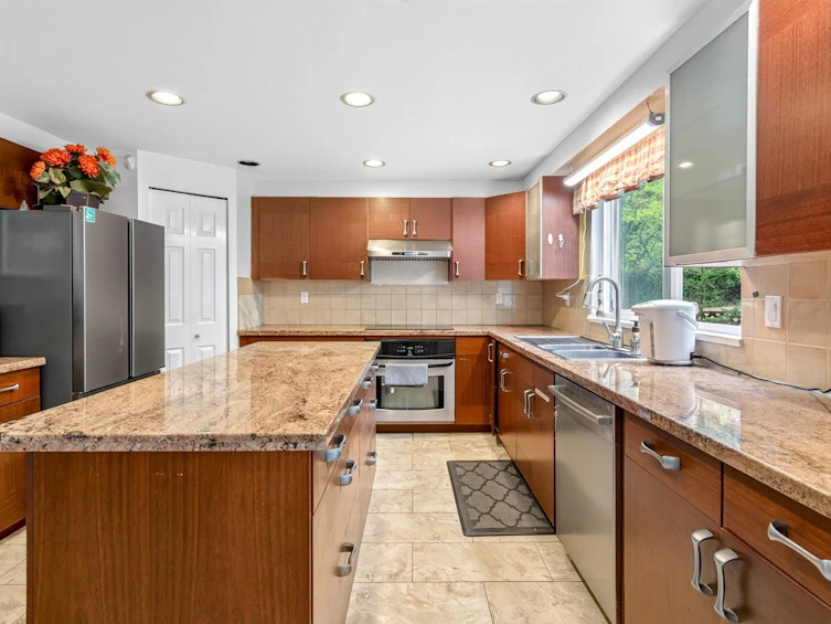 1599 Plateau Crescent, Coquitlam, BC, V3E 3B3 - 10