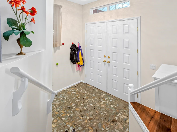 1599 Plateau Crescent, Coquitlam, BC, V3E 3B3 - 3