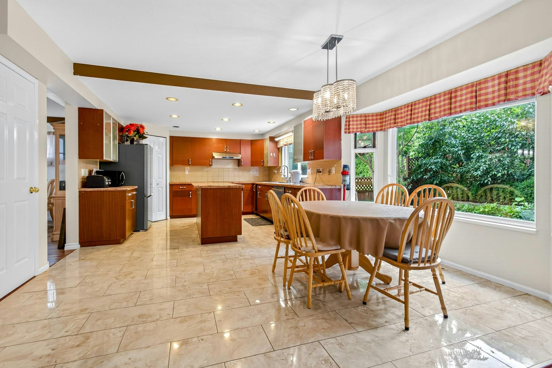 1599 Plateau Crescent, Coquitlam, BC, V3E 3B3 - 8
