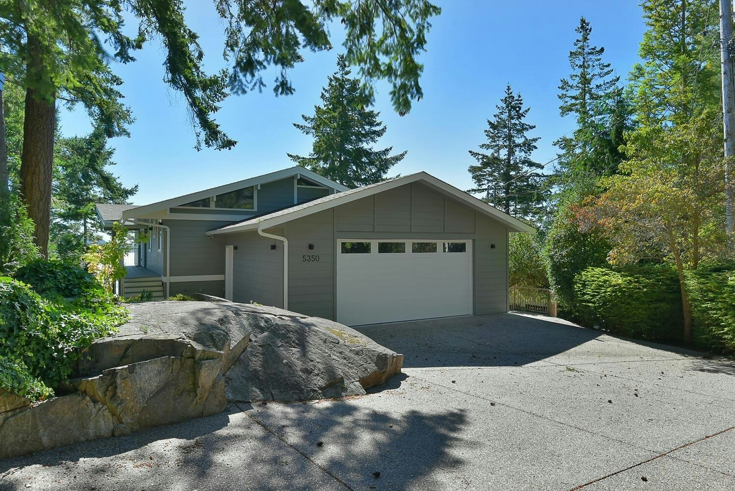 5350 Susan Way, Halfmoon Bay, BC, V7Z 1B5 - 8