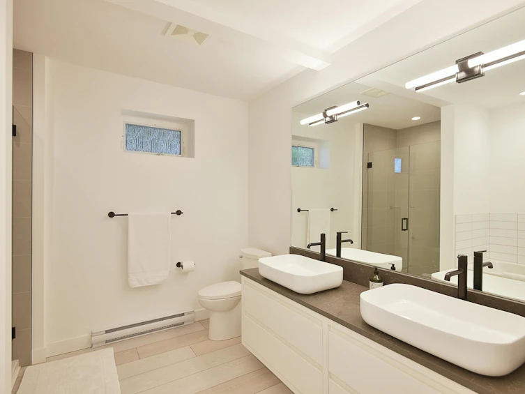 5350 Susan Way, Halfmoon Bay, BC, V7Z 1B5 - 32