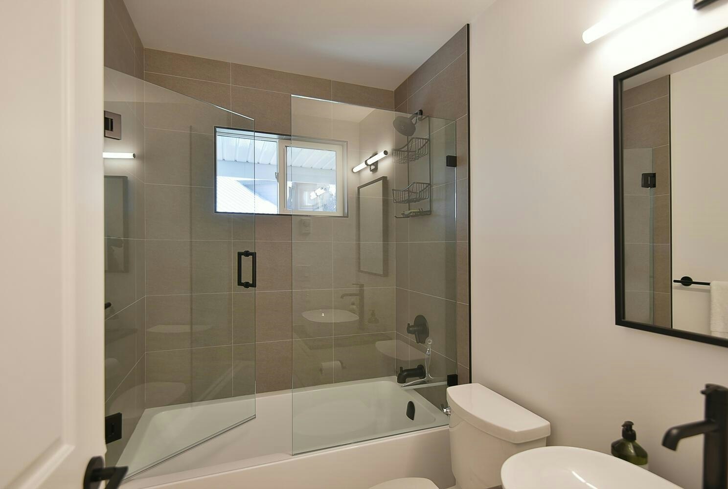 5350 Susan Way, Halfmoon Bay, BC, V7Z 1B5 - 21