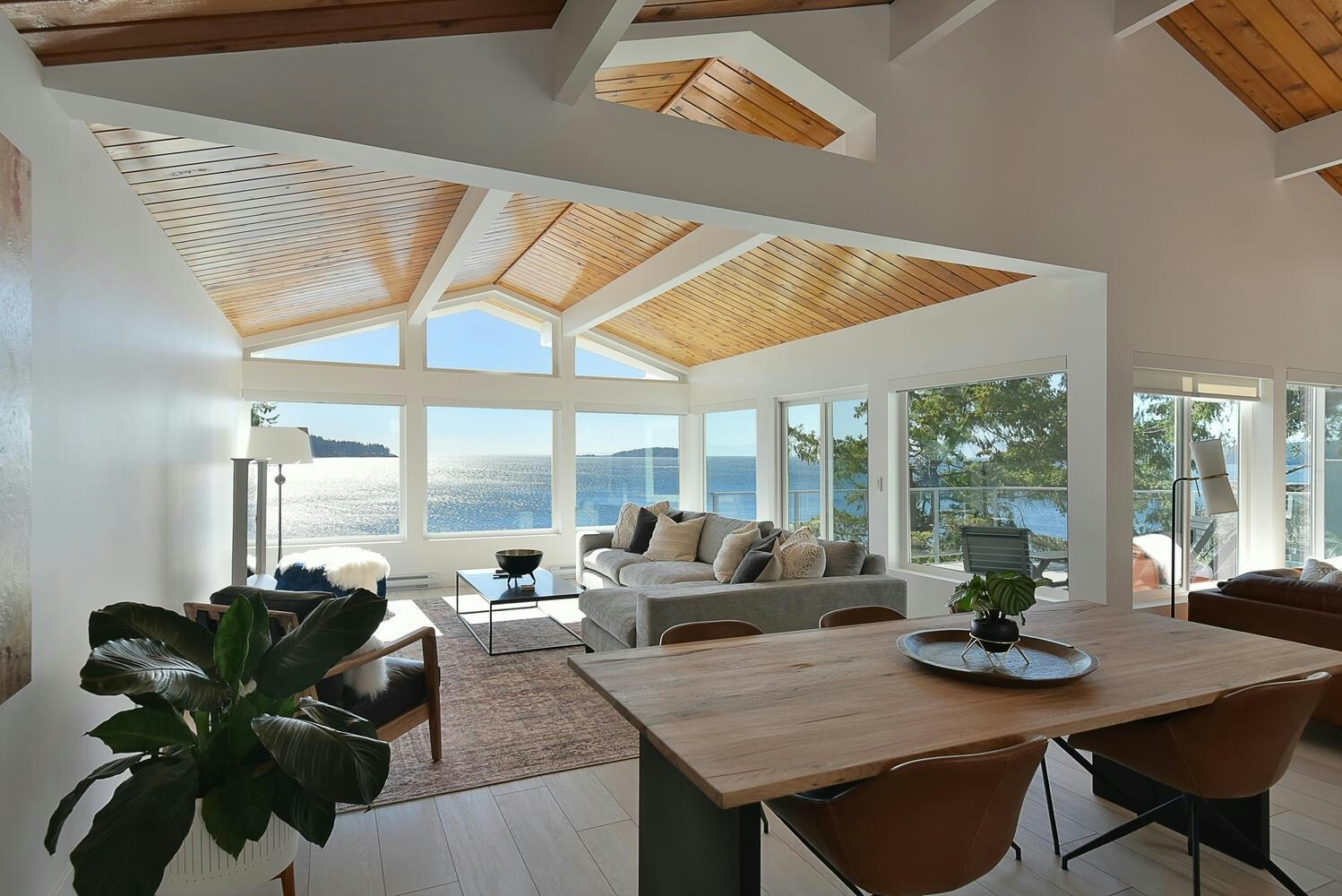 5350 Susan Way, Halfmoon Bay, BC, V7Z 1B5 - 9