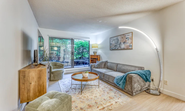 101-251 W 4th Street