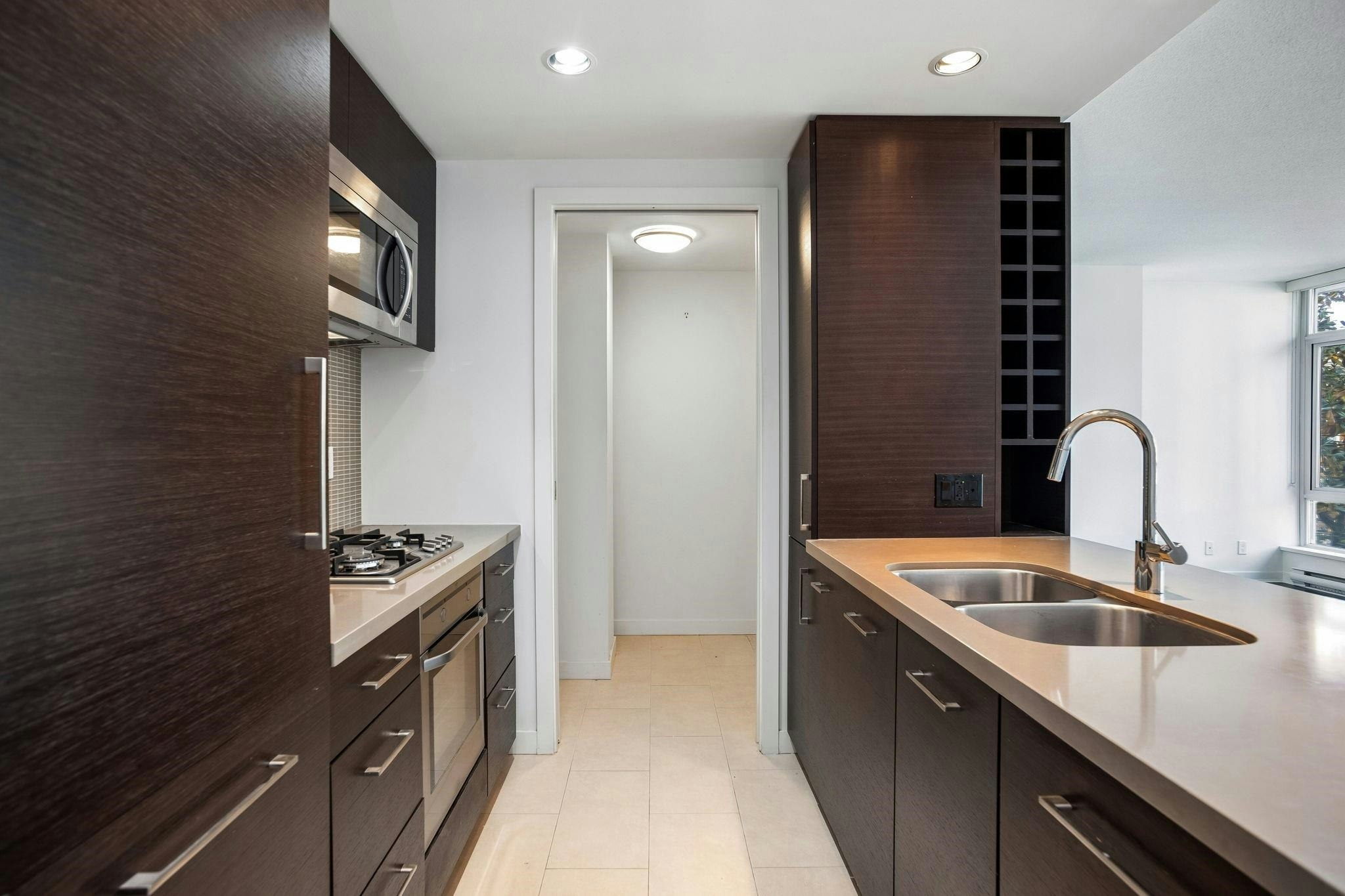 610-833 Homer Street, Vancouver, BC, V6B 0H4 - 3