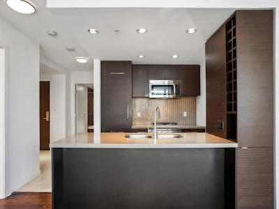 610-833 Homer Street - 2