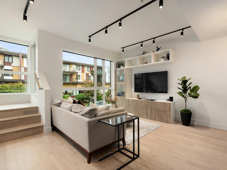 3984 Dumfries Street, Vancouver, BC, V5N 0J1 - 2