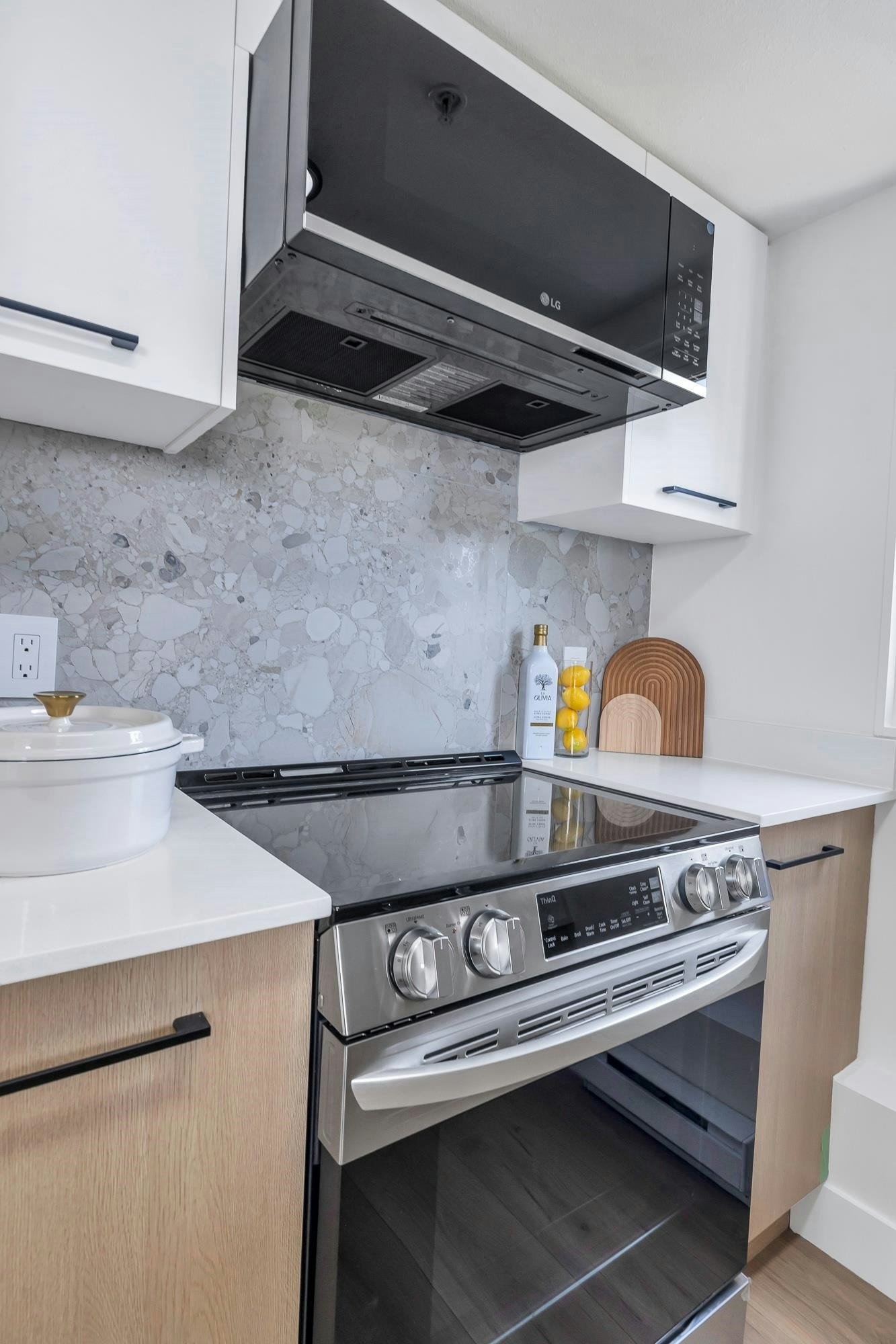 1001-2733 Chandlery Place, Vancouver, BC, V5S 4V3 - 22