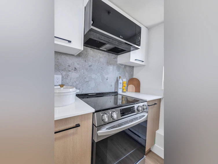1001-2733 Chandlery Place, Vancouver, BC, V5S 4V3 - 22