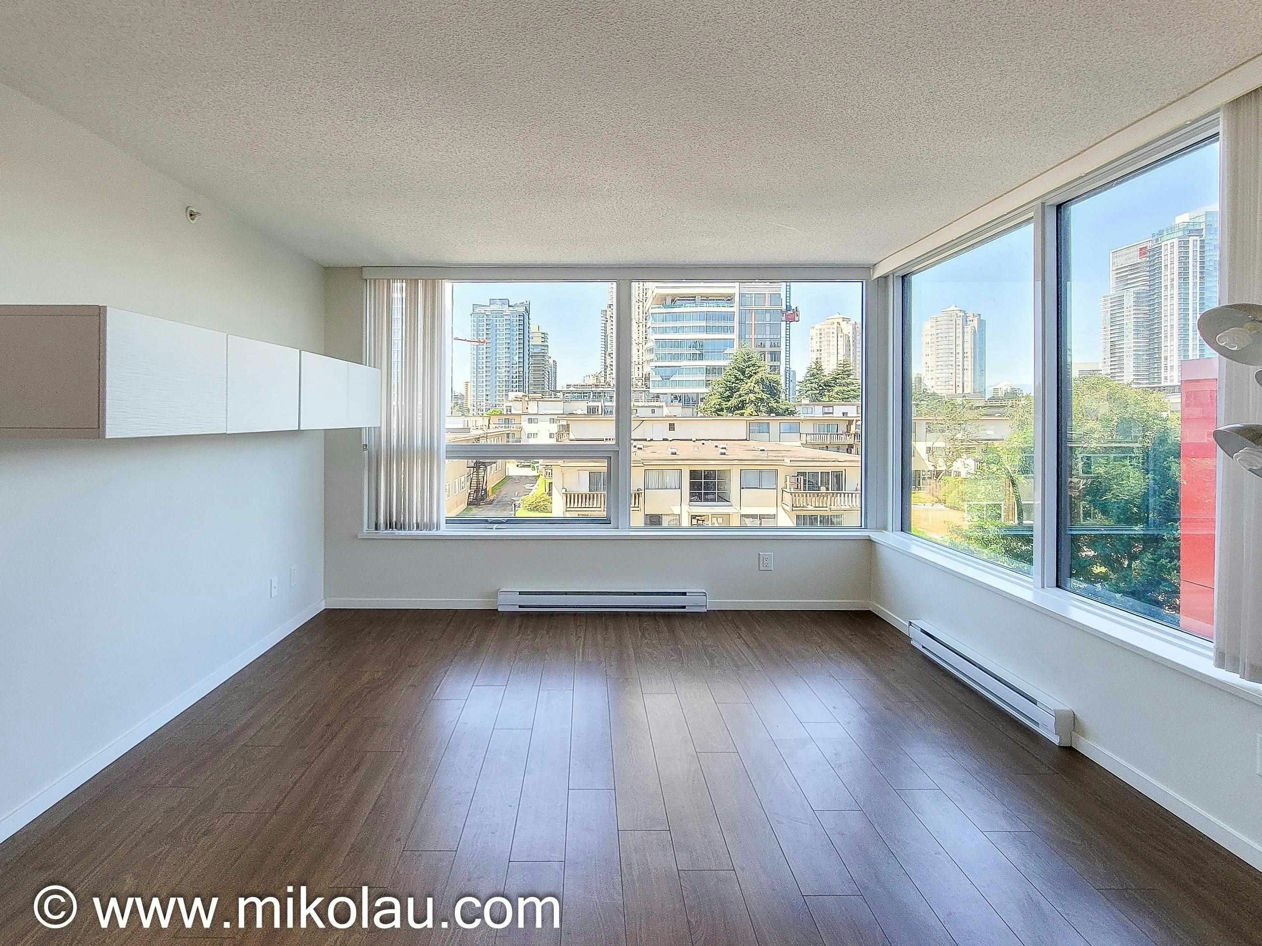 3XX,  6658 Dow Ave, Burnaby, BC, V5H 0C7