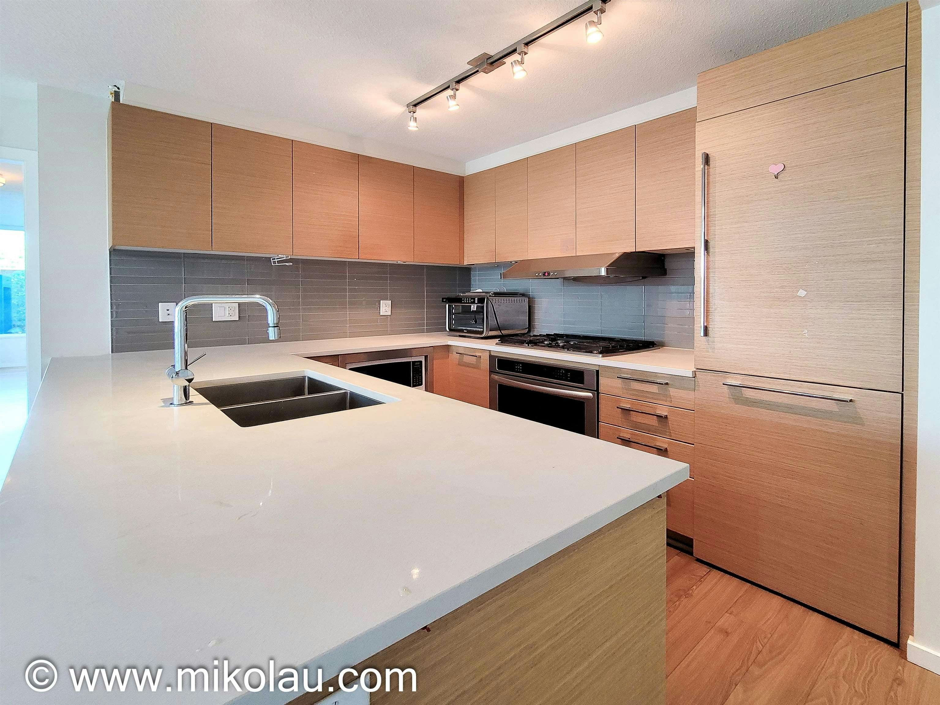 3XX,  6658 Dow Ave, Burnaby, BC, V5H 0C7 - 4