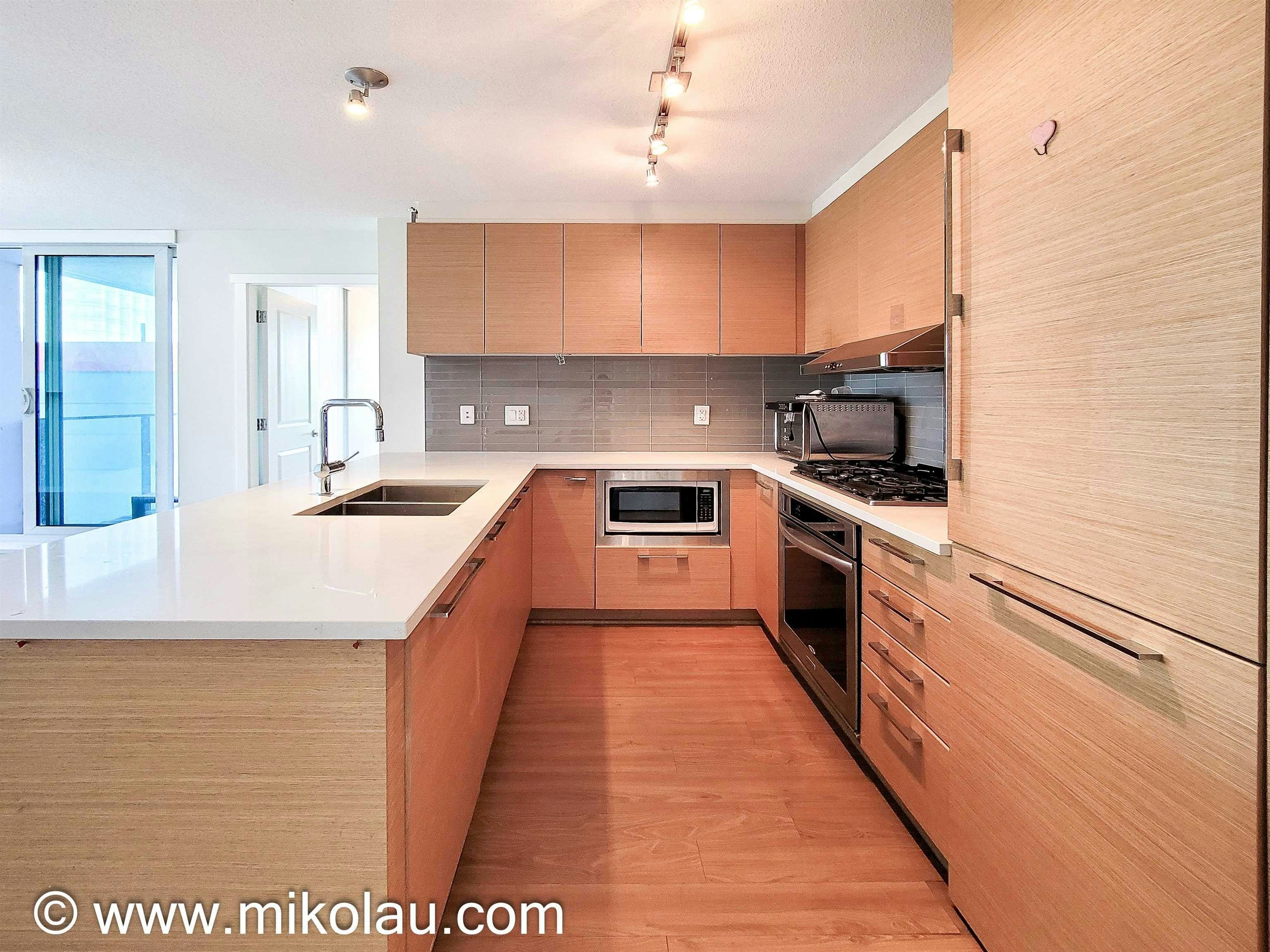 3XX,  6658 Dow Ave, Burnaby, BC, V5H 0C7 - 13