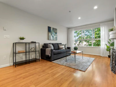 311-10188 155 Street - 4