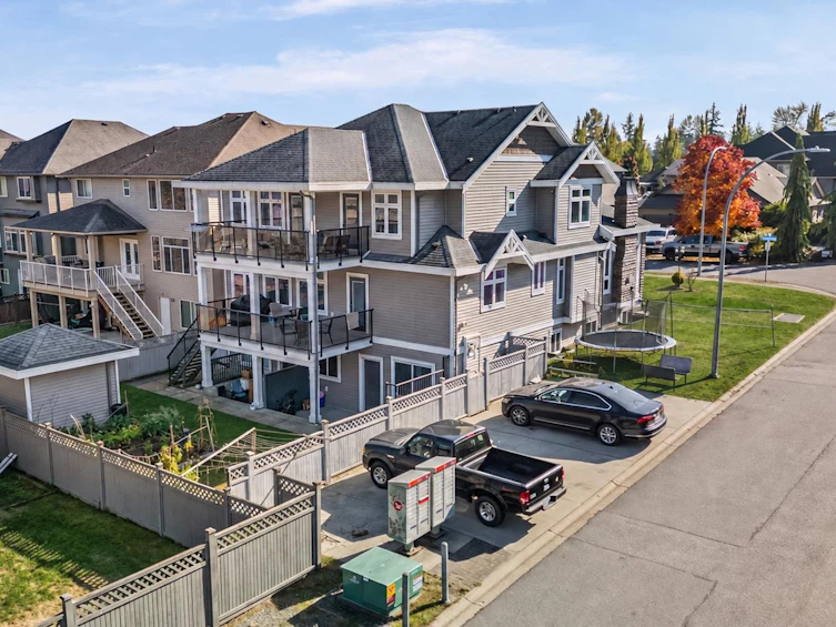 27857 Ledunne Avenue, Abbotsford, BC, V4X 0A8 - 38