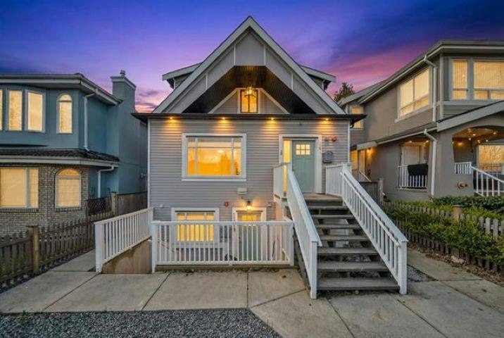 3128 Kings Avenue, Vancouver, BC, V5R 4T4