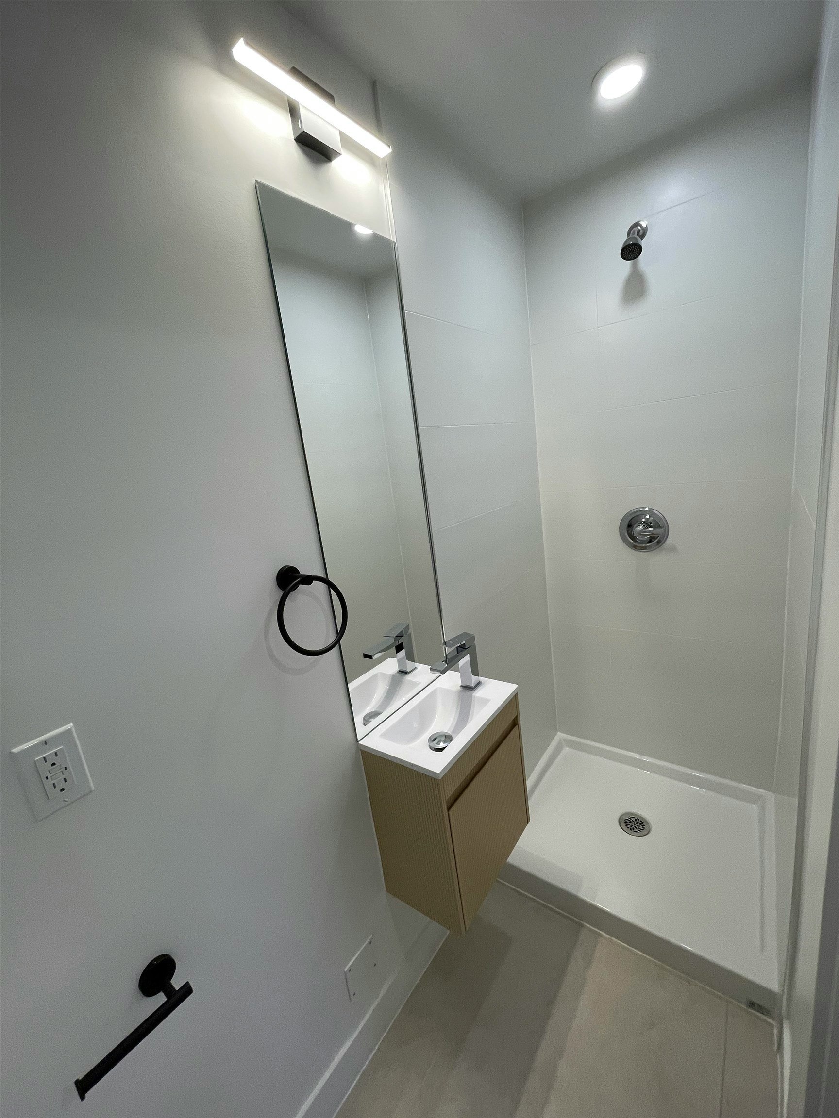 TH22-8899 Spires Road, Richmond, BC, V6Y 0N5 - 13