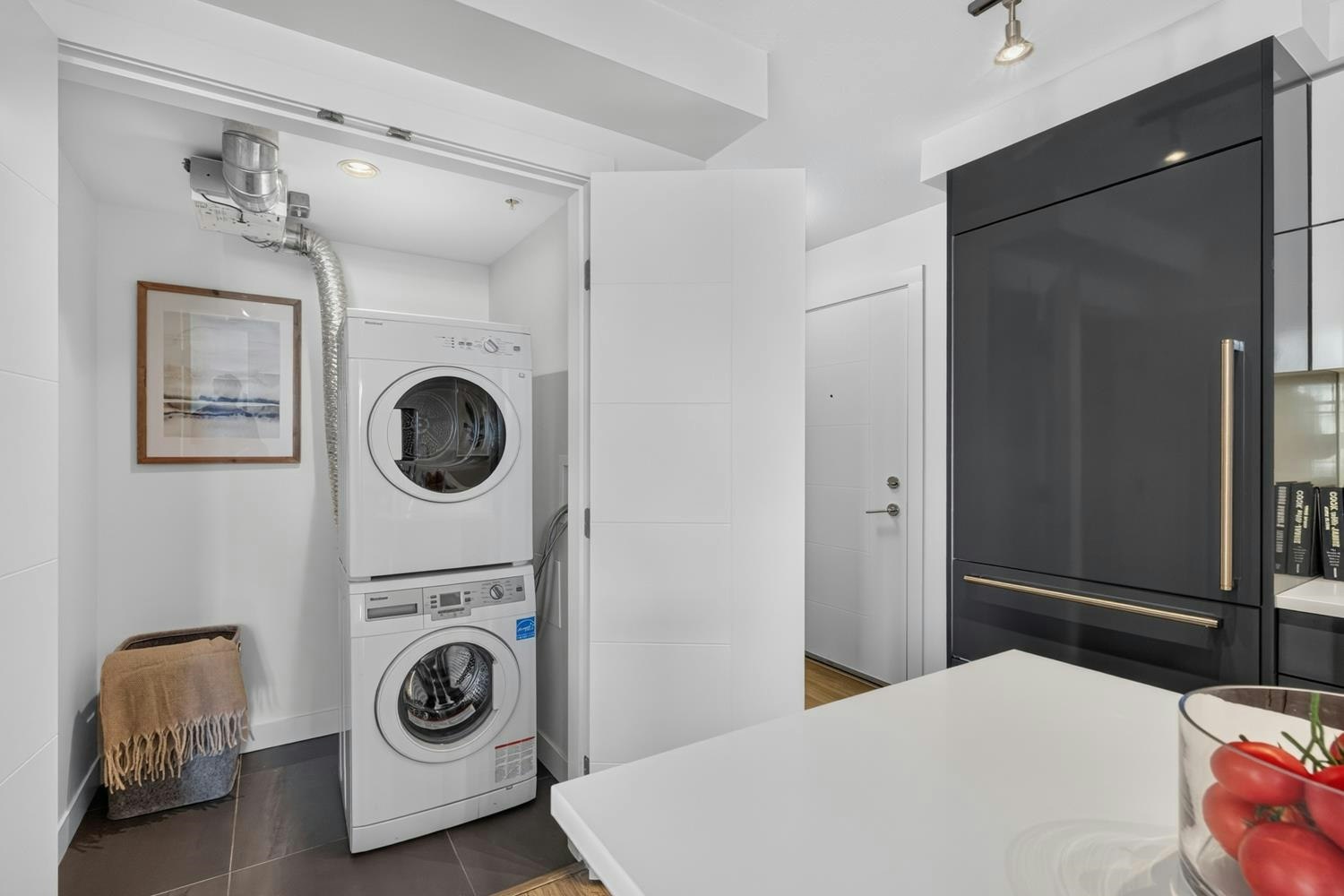 509-238 W Broadway - 2