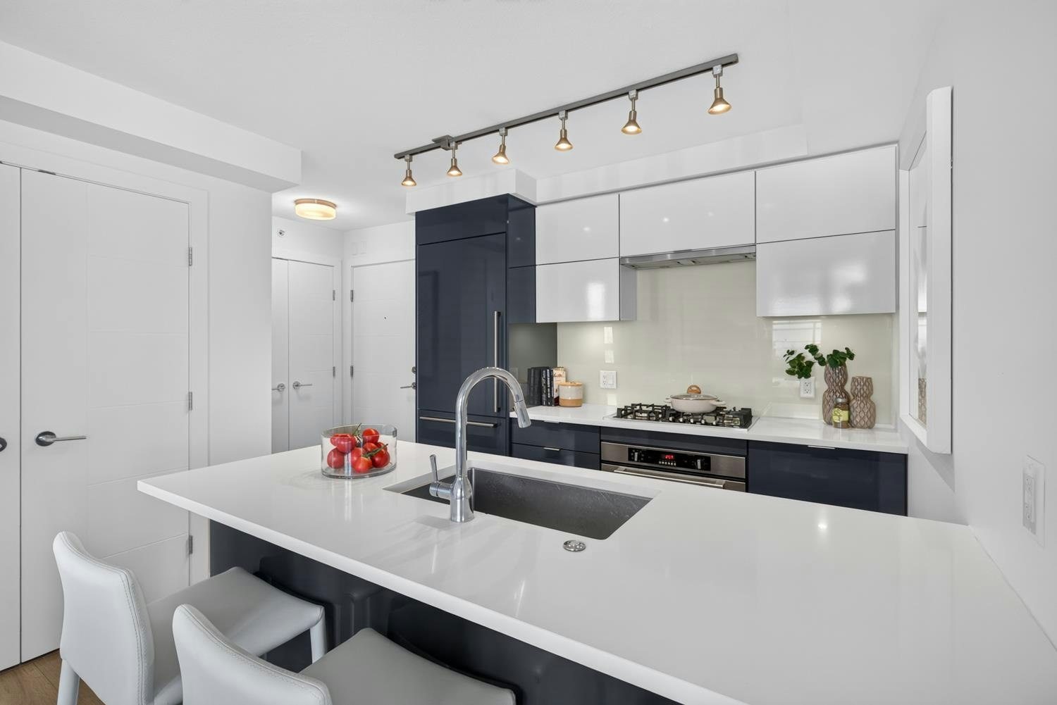 509-238 W Broadway - 3