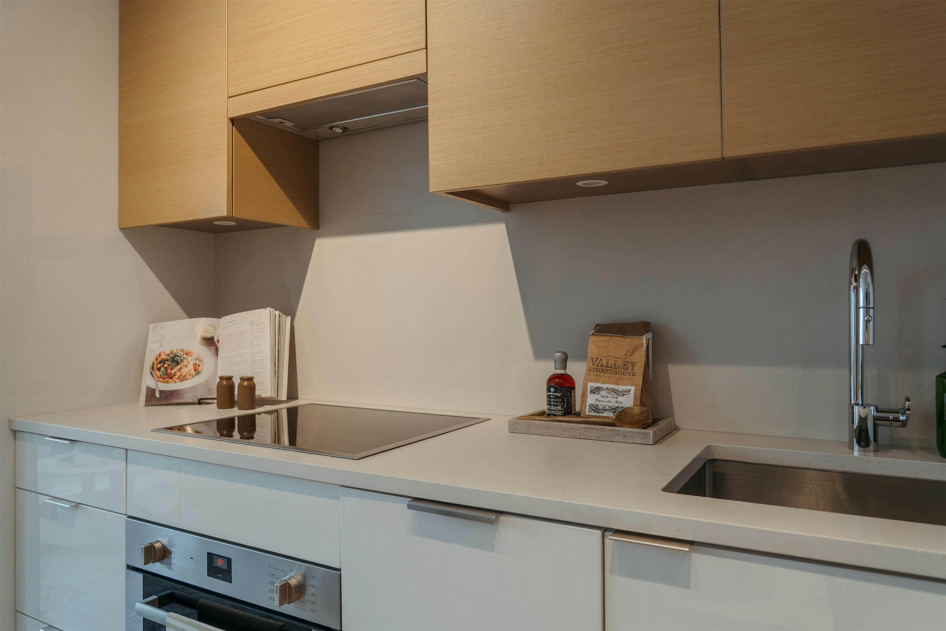 1009-1688 Pullman Porter Street, Vancouver, BC, V6A 0H4 - 5