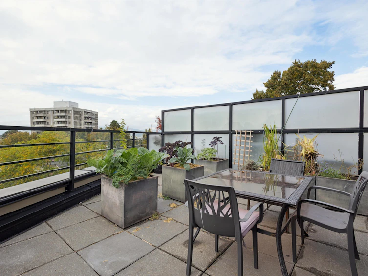 881 Salsbury Drive, Vancouver, BC, V5L 4A3 - 22